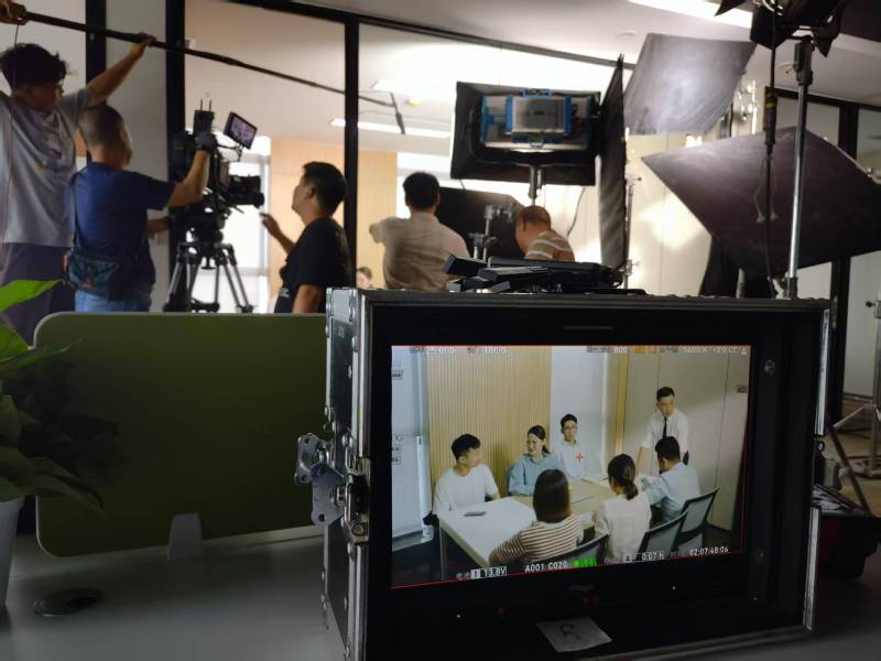 霍州市TVC拍摄公司：科技产品视觉化大师，诠释未来感与功能美学